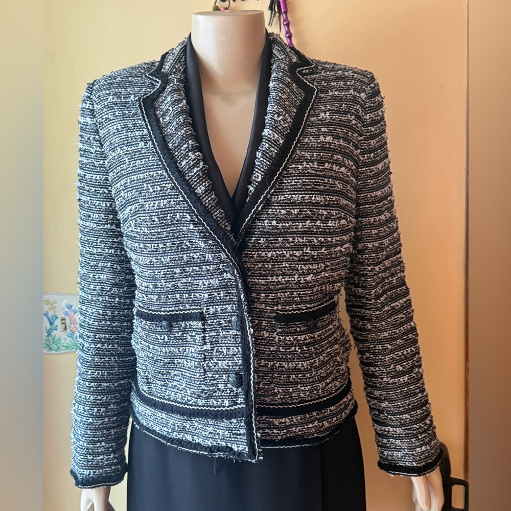 Talbots Women's Classic Black and White Tweed Lined Blazer Size 8 Petite Pockets